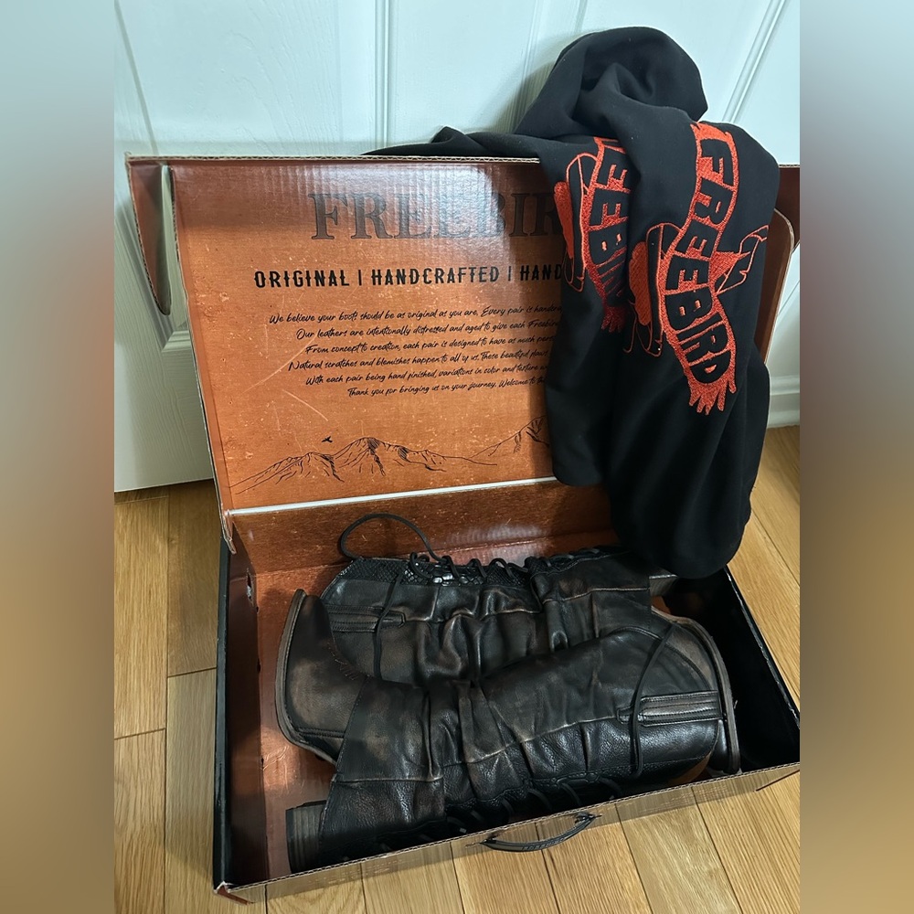 Freebird - Jules Black Slouch Snip Toe Cowboy boots
Sz 8 fits like a 7.5 or 7